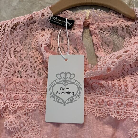 NWT Pink Lacy Top Size L - Picture 7 of 11